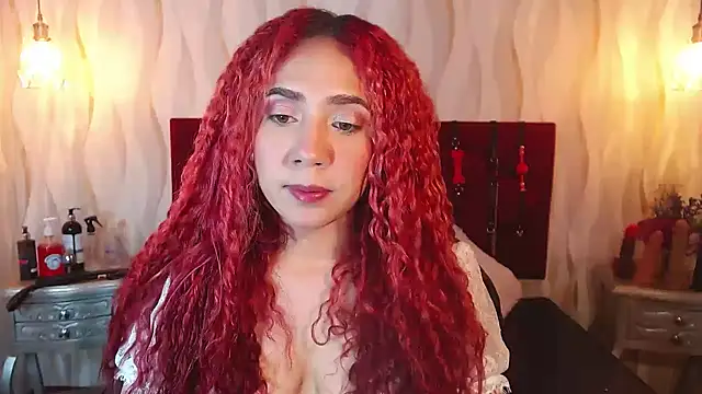 Snapshot of IsabelaLatina chatting on 06-04-26, 01:33 IsabelaLatina online show from 06-04-26, 01:33