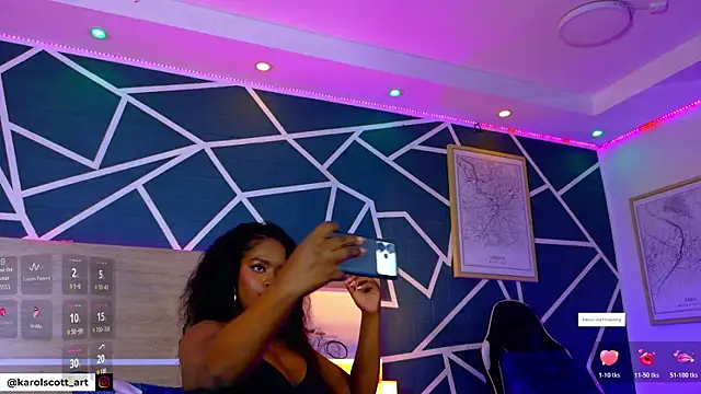 Snapshot of KAROL-SCOTT chatting on 10-20-25, 08:09 KAROL-SCOTT online show from 10-20-25, 08:09