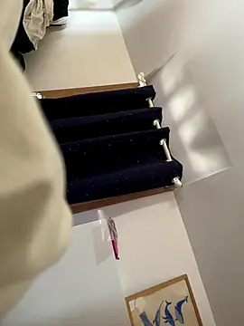 Snapshot of la_chiennete chatting on 10-12-25, 08:35 la chiennete online show from 10-12-25, 08:35