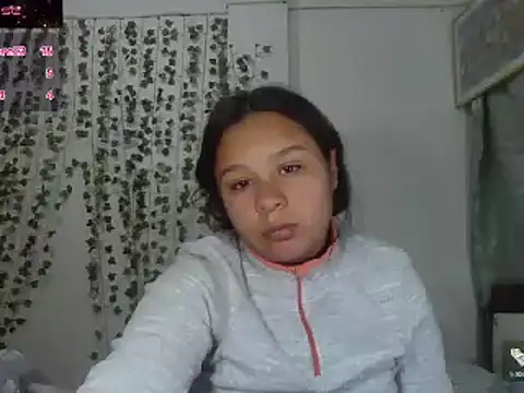 Snapshot of Charis_21 chatting on 01-28-25, 03:46 Charis 21 online show from 01-28-25, 03:46