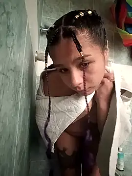 Snapshot of Charis_21 chatting on 09-23-25, 06:11 Charis 21 online show from 09-23-25, 06:11