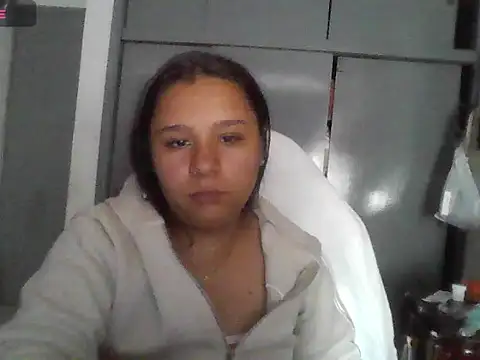 Snapshot of Charis_21 chatting on 05-28-26, 05:43 Charis 21 online show from 05-28-26, 05:43