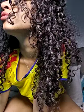 Snapshot of angela__98 chatting on 06-18-26, 10:41 angela 98 online show from 06-18-26, 10:41