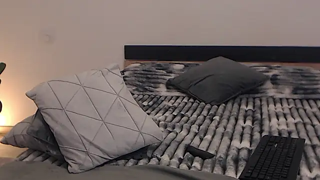 Snapshot of YourSweetSinn chatting on 01-12-25, 03:36 YourSweetSinn online show from 01-12-25, 03:36