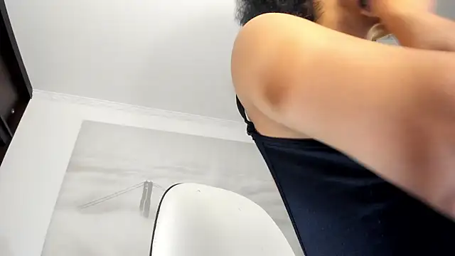 Snapshot of Apotheosis01 chatting on 12-14-24, 06:24 Apotheosis01 online show from 12-14-24, 06:24