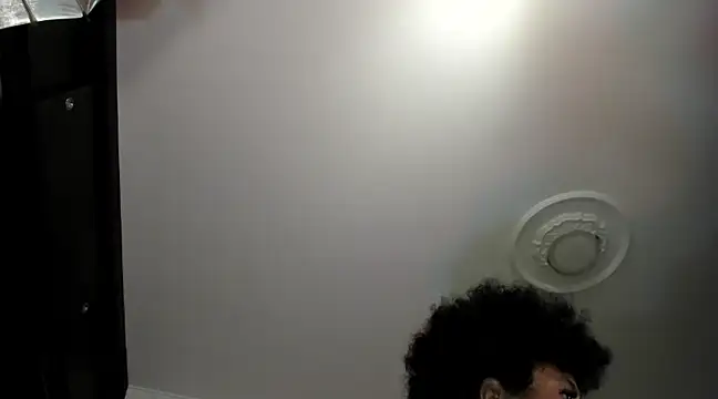 Snapshot of Apotheosis01 chatting on 01-06-25, 04:36 Apotheosis01 online show from 01-06-25, 04:36