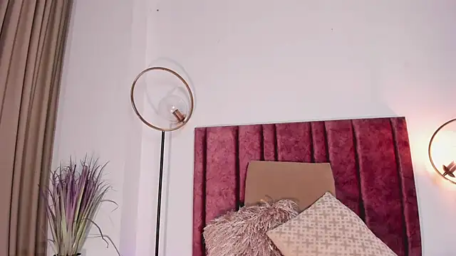 Snapshot of NoraDasilva chatting on 01-08-25, 12:38 NoraDasilva online show from 01-08-25, 12:38