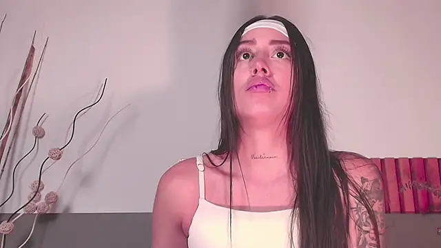 Snapshot of NoraDasilva chatting on 09-29-25, 11:20 NoraDasilva online show from 09-29-25, 11:20