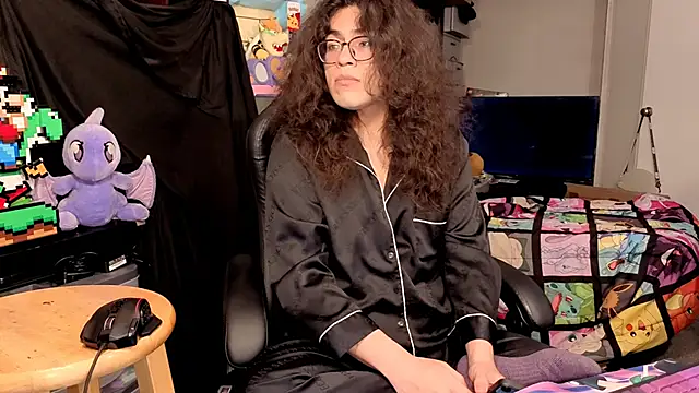 ShinyCherub online show from 12-18-25, 01:55