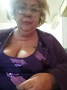 Snapshot of Merilulla chatting on 02-15-25, 12:48 Merilulla online show from 02-15-25, 12:48