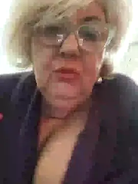 Snapshot of Merilulla chatting on 02-19-25, 10:45 Merilulla online show from 02-19-25, 10:45