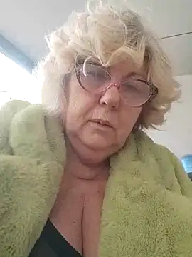 Snapshot of Merilulla chatting on 03-06-25, 12:09 Merilulla online show from 03-06-25, 12:09