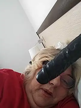 Snapshot of Merilulla chatting on 03-08-25, 01:17 Merilulla online show from 03-08-25, 01:17