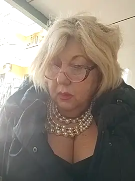 Snapshot of Merilulla chatting on 03-11-25, 11:01 Merilulla online show from 03-11-25, 11:01