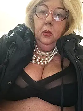 Snapshot of Merilulla chatting on 03-11-25, 03:56 Merilulla online show from 03-11-25, 03:56