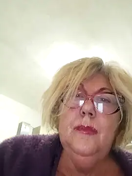 Snapshot of Merilulla chatting on 03-14-25, 01:16 Merilulla online show from 03-14-25, 01:16