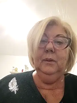 Snapshot of Merilulla chatting on 03-19-25, 06:01 Merilulla online show from 03-19-25, 06:01