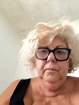 Snapshot of Merilulla chatting on 09-09-25, 01:54 Merilulla online show from 09-09-25, 01:54