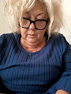 Snapshot of Merilulla chatting on 10-01-25, 11:16 Merilulla online show from 10-01-25, 11:16