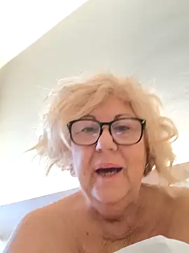 Snapshot of Merilulla chatting on 11-15-25, 09:39 Merilulla online show from 11-15-25, 09:39