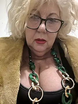 Snapshot of Merilulla chatting on 11-26-25, 02:34 Merilulla online show from 11-26-25, 02:34