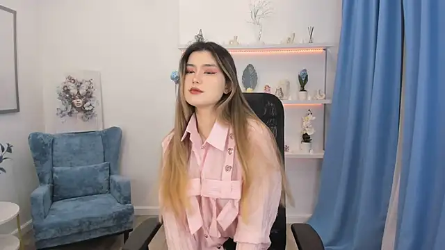 Snapshot of AnneTLi chatting on 10-15-25, 03:17 AnneTLi online show from 10-15-25, 03:17