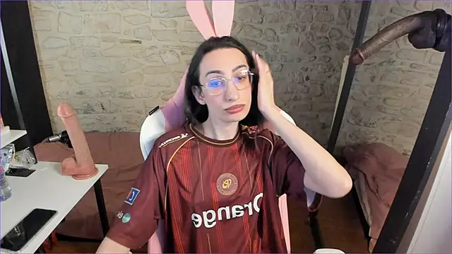 Snapshot of Mayala__ chatting on 12-14-25, 04:56 Mayala online show from 12-14-25, 04:56