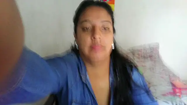 Snapshot of almaswan1 chatting on 02-06-25, 02:15 almaswan1 online show from 02-06-25, 02:15