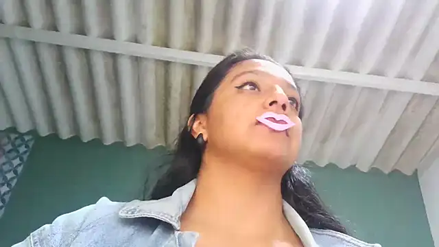 Snapshot of almaswan1 chatting on 10-07-25, 05:43 almaswan1 online show from 10-07-25, 05:43