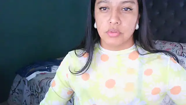 Snapshot of almaswan1 chatting on 11-25-25, 04:29 almaswan1 online show from 11-25-25, 04:29