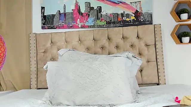 Snapshot of KeryHillson chatting on 02-10-25, 12:29 KeryHillson online show from 02-10-25, 12:29