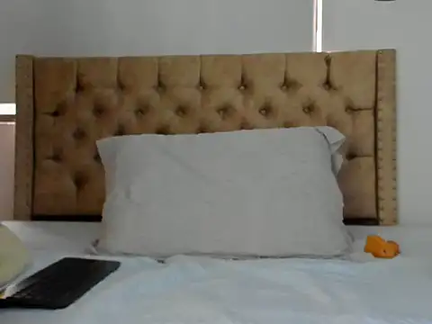 Snapshot of KeryHillson chatting on 09-15-25, 12:05 KeryHillson online show from 09-15-25, 12:05