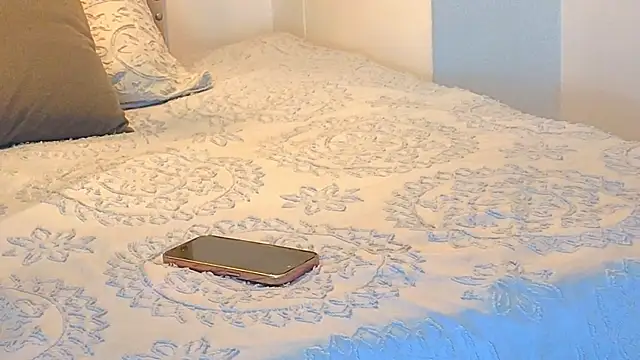 Snapshot of KeryHillson chatting on 11-05-25, 12:16 KeryHillson online show from 11-05-25, 12:16