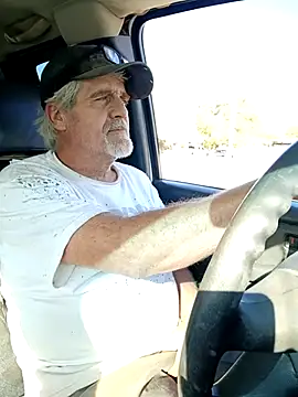 Snapshot of TTolbert chatting on 03-08-25, 11:18 TTolbert online show from 03-08-25, 11:18