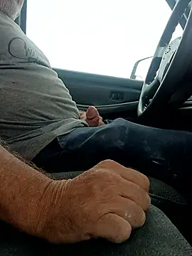 Snapshot of TTolbert chatting on 01-07-26, 09:39 TTolbert online show from 01-07-26, 09:39