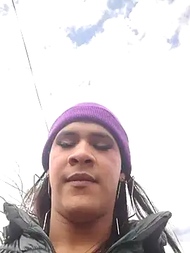 Snapshot of Babylolatop chatting on 12-21-24, 02:26 Babylolatop online show from 12-21-24, 02:26