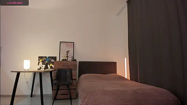 Snapshot of Alice_Dias chatting on 09-27-25, 02:22 Alice Dias online show from 09-27-25, 02:22