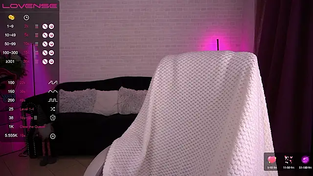 Snapshot of Daenerys_Daenn chatting on 12-03-24, 07:54 Daenerys Daenn online show from 12-03-24, 07:54