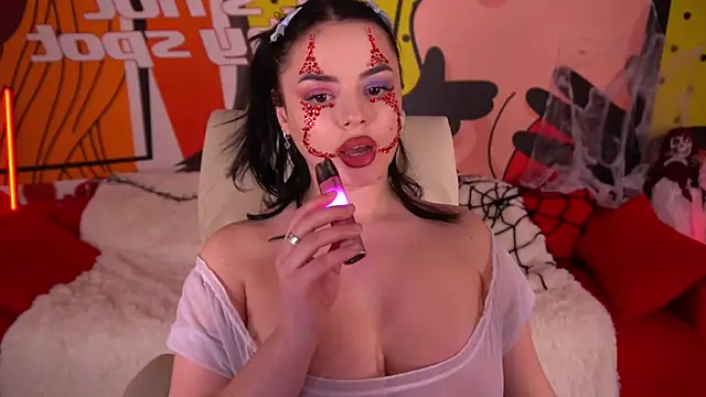 Snapshot of Daenerys_Daenn chatting on 10-31-25, 10:49 Daenerys Daenn online show from 10-31-25, 10:49