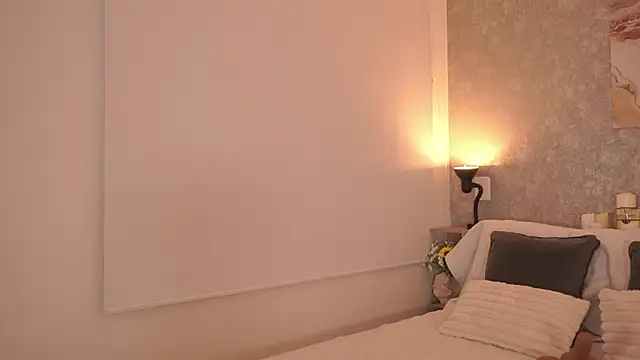 Snapshot of LillyThompson chatting on 06-10-26, 11:35 LillyThompson online show from 06-10-26, 11:35