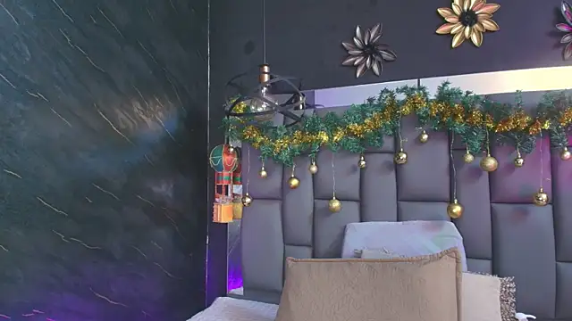  MiaBrown  online show from 12-22-25, 12:02