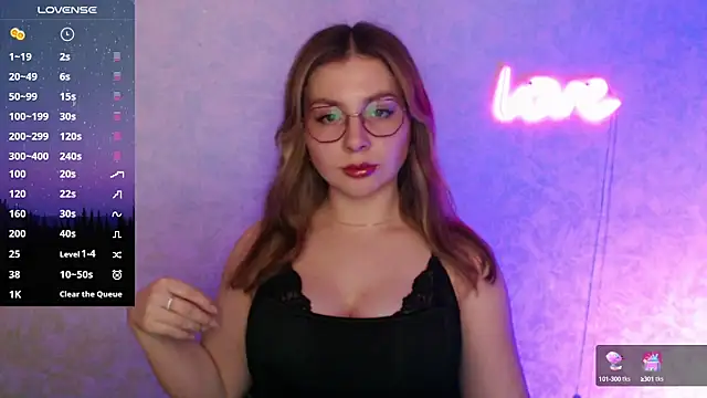 Snapshot of Leah_Reed chatting on 02-24-25, 06:58 Leah Reed online show from 02-24-25, 06:58