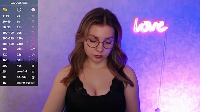 Snapshot of Leah_Reed chatting on 02-25-25, 09:31 Leah Reed online show from 02-25-25, 09:31