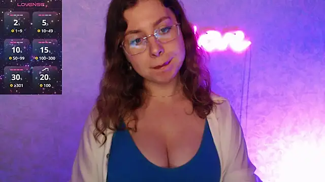 Snapshot of Leah_Reed chatting on 09-11-25, 04:07 Leah Reed online show from 09-11-25, 04:07