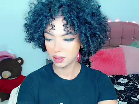 Snapshot of Tanedra_collings chatting on 03-18-25, 03:20 Tanedra collings online show from 03-18-25, 03:20