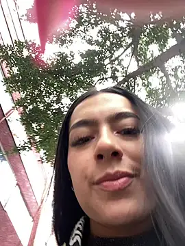 Snapshot of Nicollemays chatting on 02-06-25, 12:16 Nicollemays online show from 02-06-25, 12:16