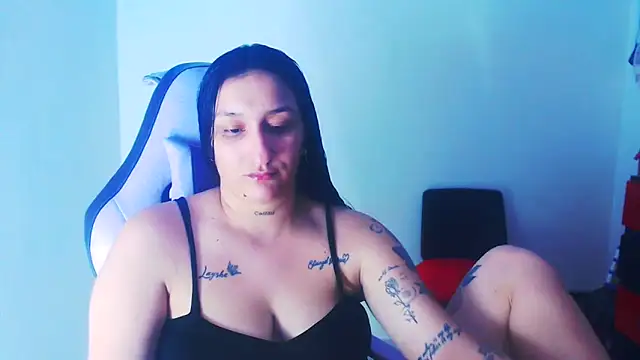 Snapshot of liz_dirty chatting on 04-22-26, 10:11 liz dirty online show from 04-22-26, 10:11