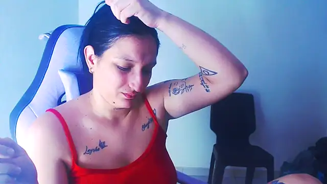 Snapshot of liz_dirty chatting on 05-13-26, 10:38 liz dirty online show from 05-13-26, 10:38