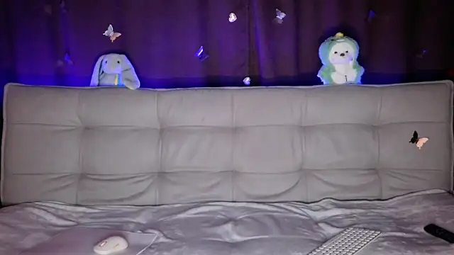 Snapshot of intolerable_girl chatting on 11-01-25, 07:10 intolerable girl online show from 11-01-25, 07:10