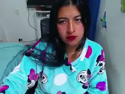 Yunhot  online show from 02-13-25, 12:00